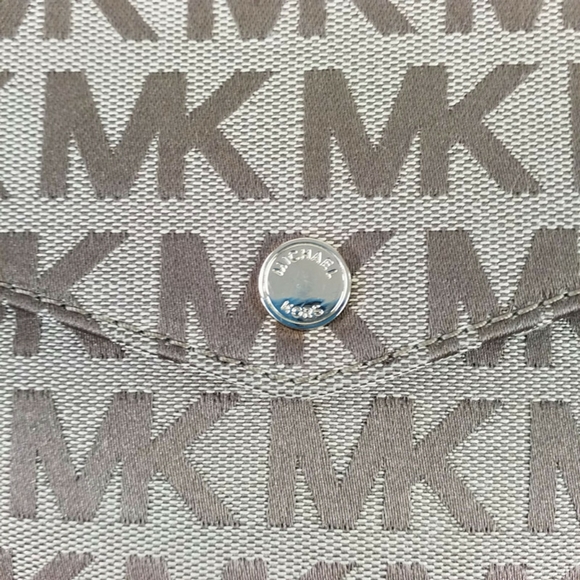 Michael Kors Jet set Signature Pocket MF Tote Brown Khaki Jacquard Leather - Picture 11 of 16